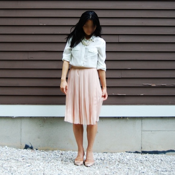 Club Monaco Pamera Pleated Skirt (size 2) - Picture 3 of 8